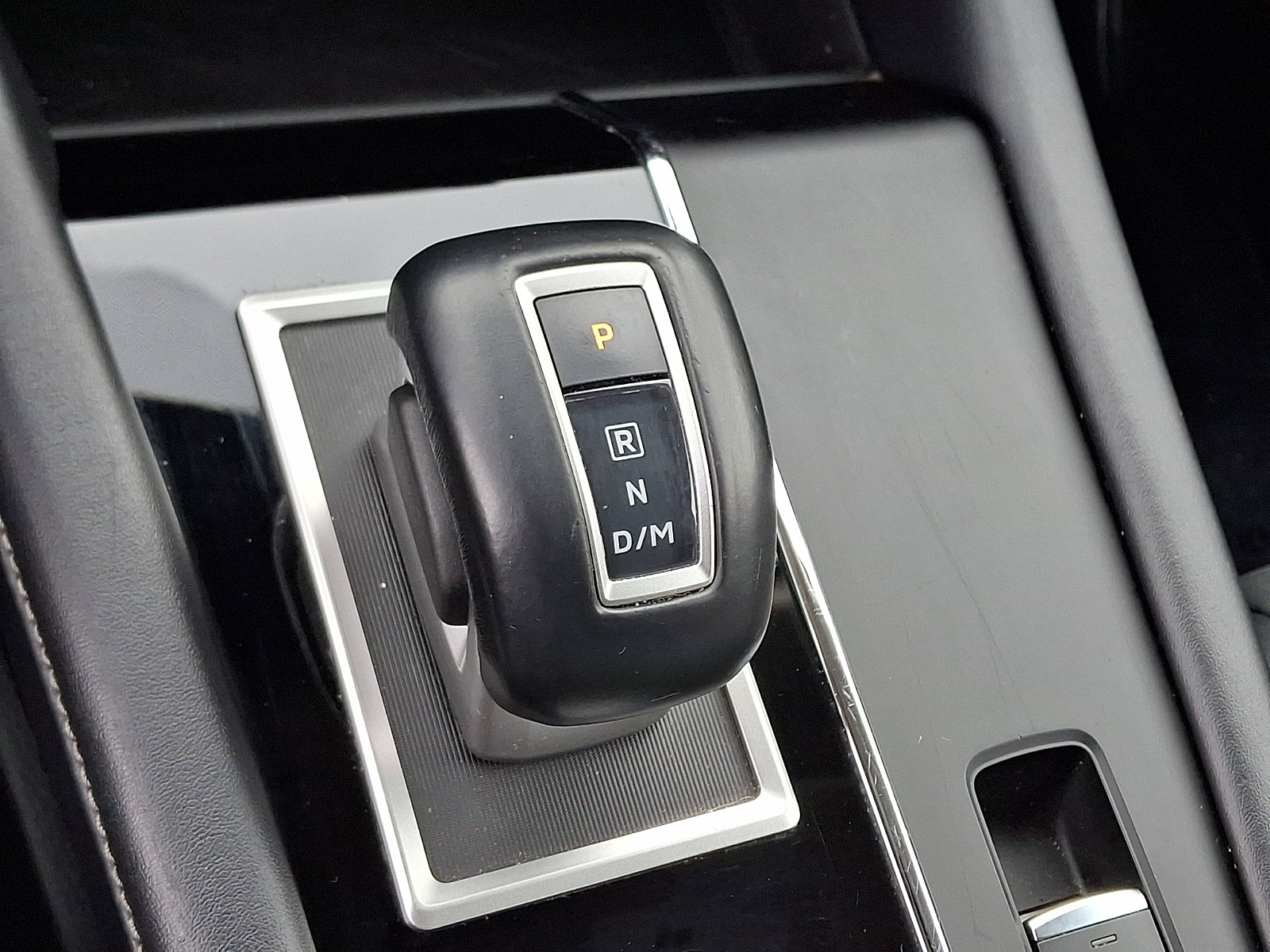 Used 2023 Mitsubishi Outlander SE image 14