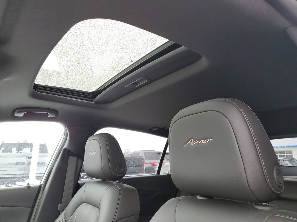 Certified 2025 Buick Envista Avenir image 6