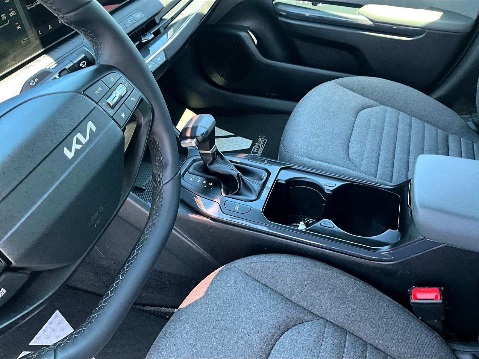 Used 2025 Kia K4 EX FWD image 18
