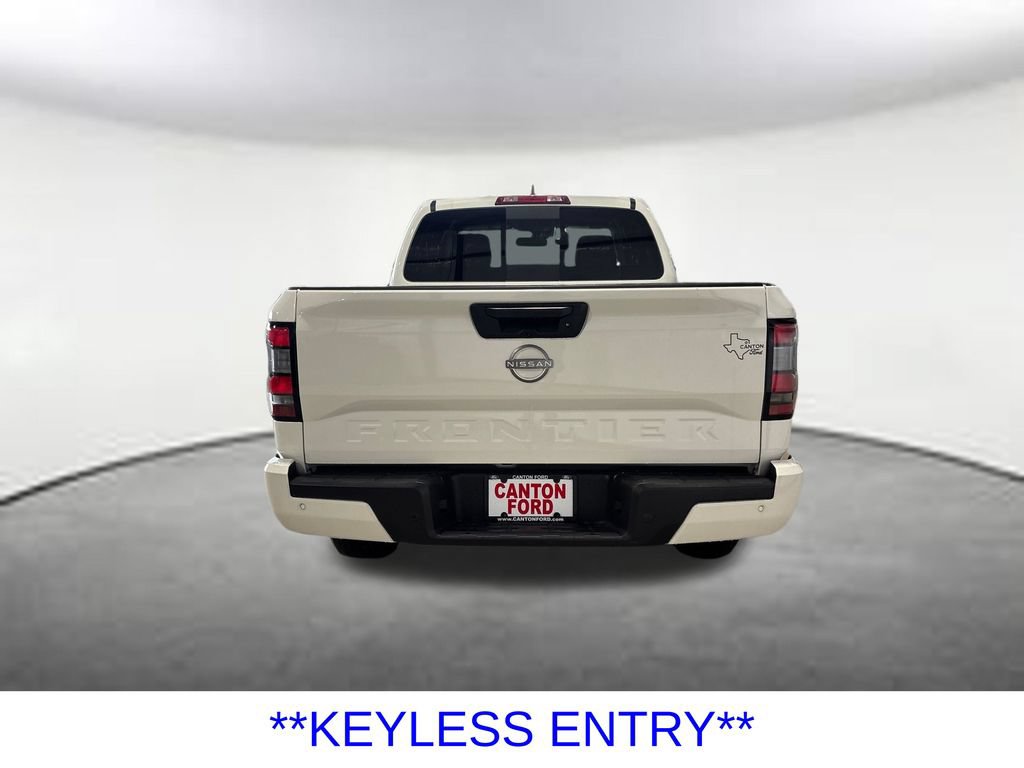 Used 2025 Nissan Frontier SV RWD image 4