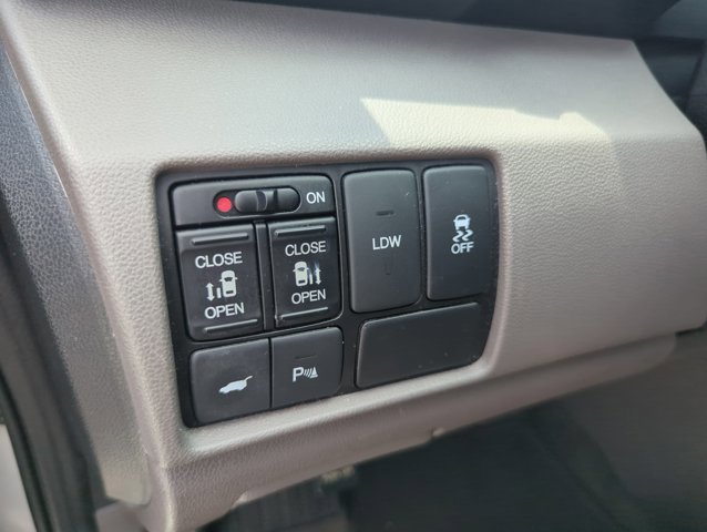Used 2016 Honda Odyssey Touring Elite image 26