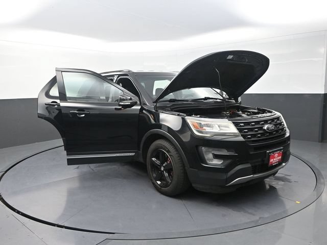 Used 2017 Ford Explorer XLT AWD/4WD image 41