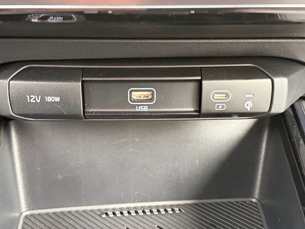 Certified 2025 Kia Niro EX Touring image 19