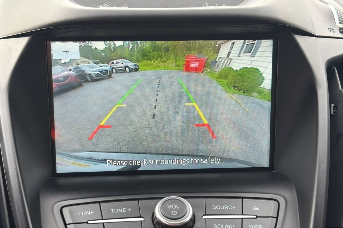 Used 2018 Ford C-MAX SE w/ Equipment Group 201A FWD image 29