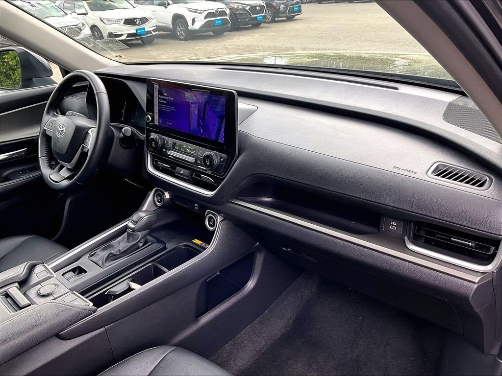 Used 2025 Toyota Grand Highlander AWD image 14