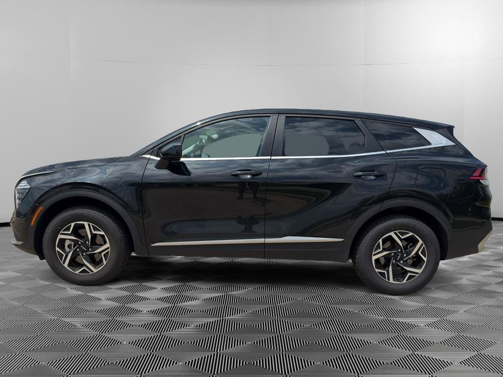 Used 2024 Kia Sportage LX AWD/4WD image 2