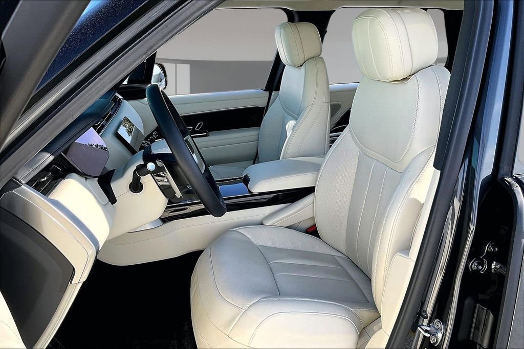 Used 2025 Land Rover Range Rover SE AWD/4WD image 19