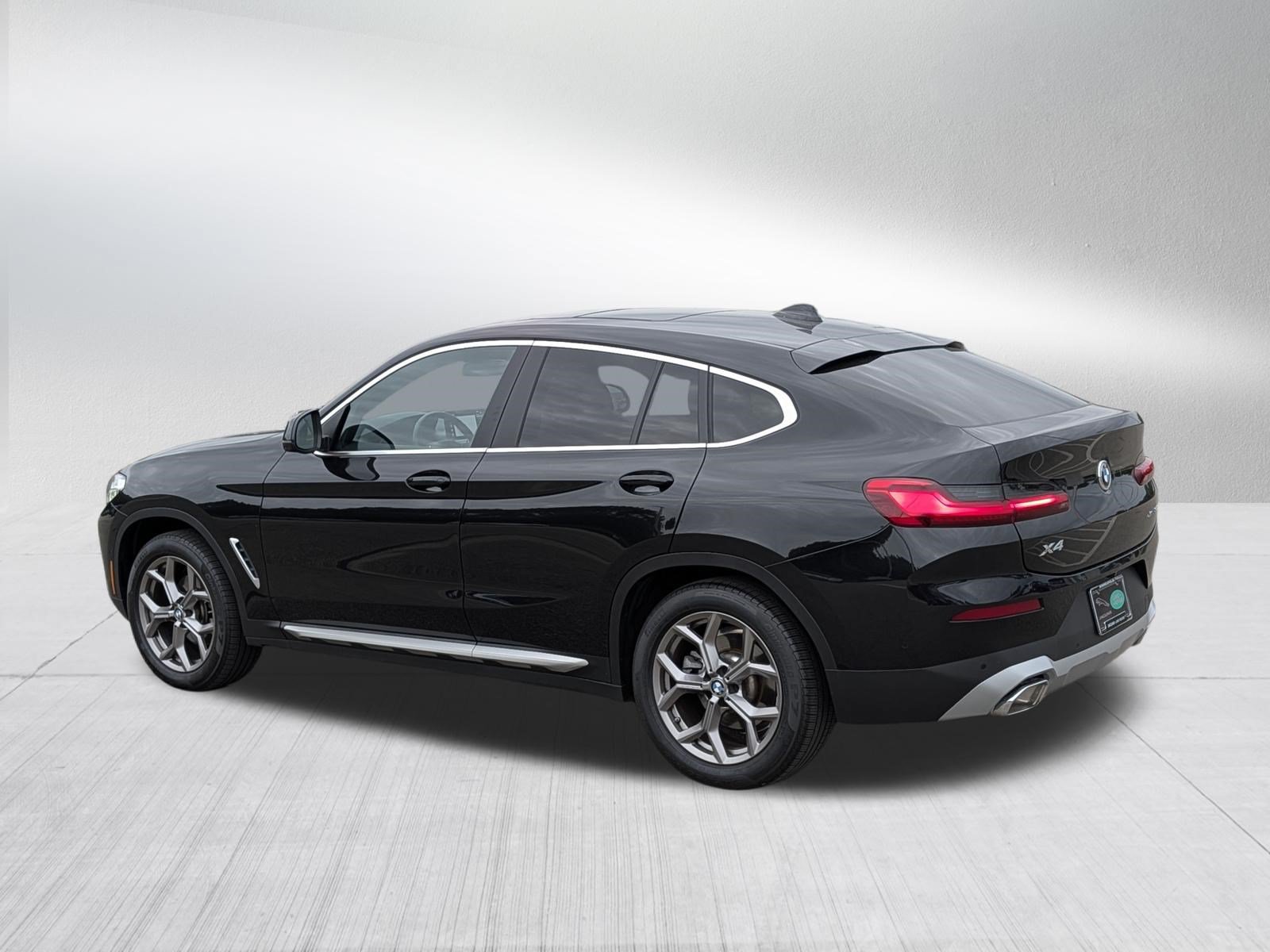 Used 2024 BMW X4 xDrive30i w/ Premium Package AWD/4WD image 5