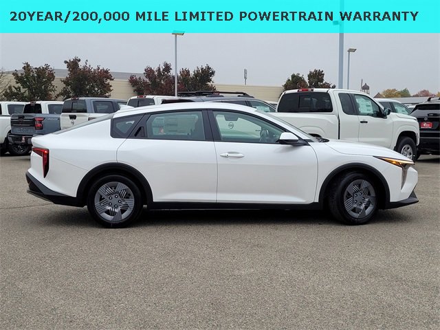 New 2025 Kia K4 LX image 3