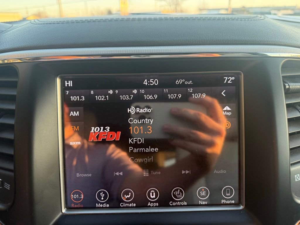 Used 2018 Jeep Grand Cherokee Limited image 28