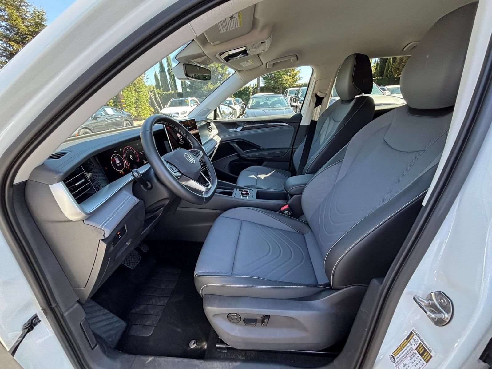 Used 2026 Volkswagen Tiguan SE AWD/4WD image 29