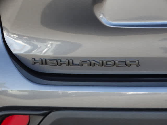 Used 2025 Toyota Highlander XLE image 10