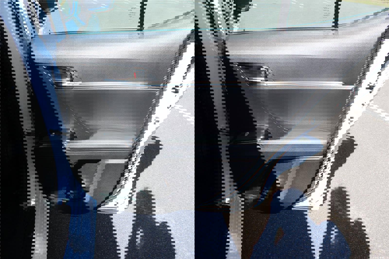 Used 2020 Toyota Camry LE image 44