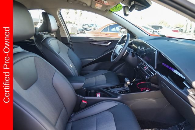 Certified 2025 Kia Niro EX FWD image 17