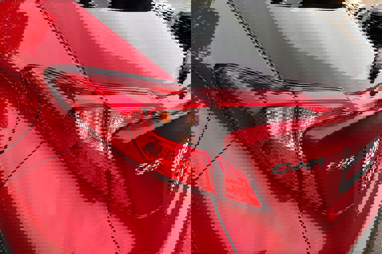 Used 2022 Toyota C-HR Limited image 30