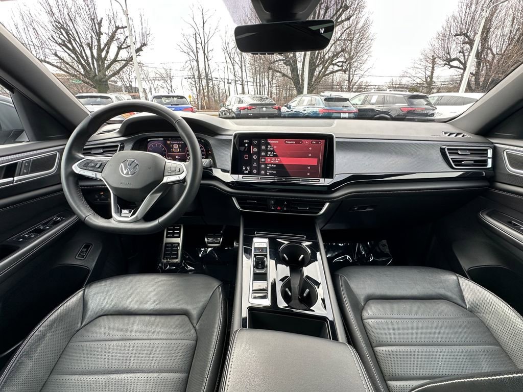 Used 2024 Volkswagen Atlas Cross Sport SEL R-Line image 21