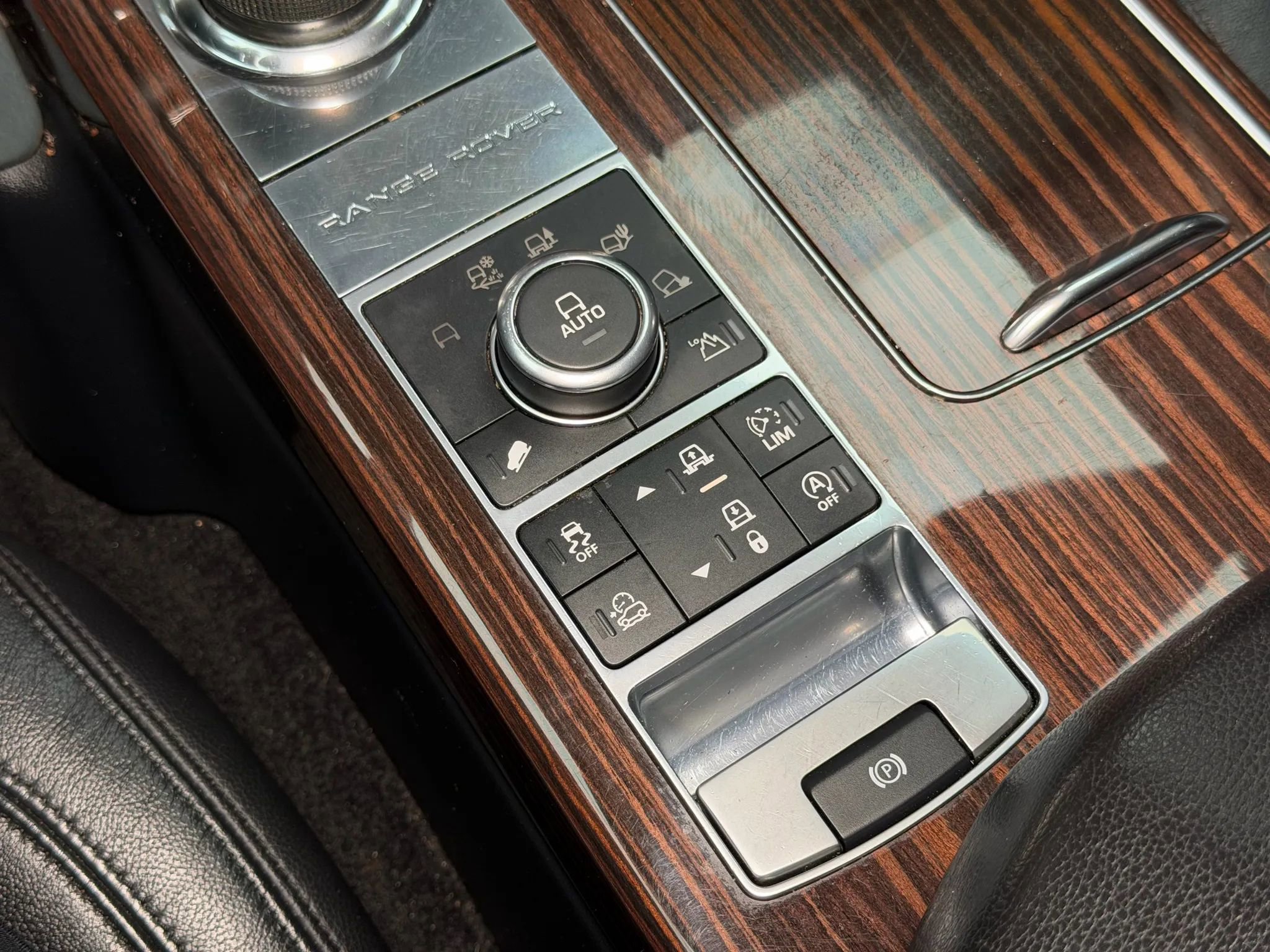 Used 2017 Land Rover Range Rover Sport Utility 4D image 45