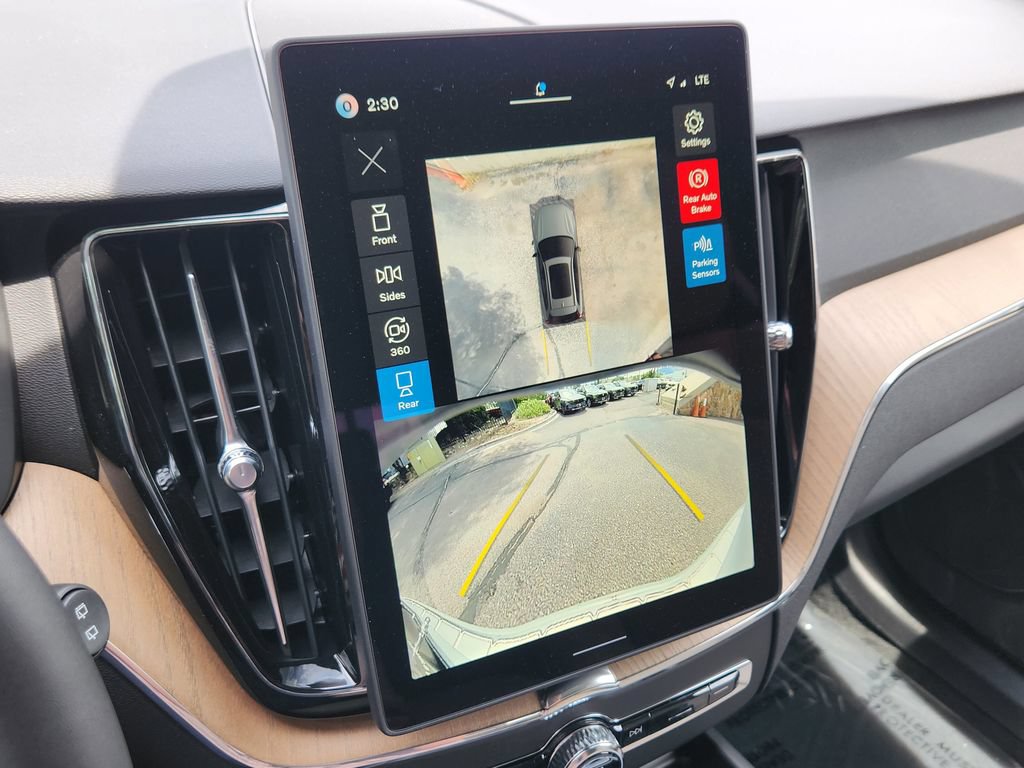 New 2026 Volvo XC60 T8 Plus w/ Climate Package PRO AWD/4WD image 9