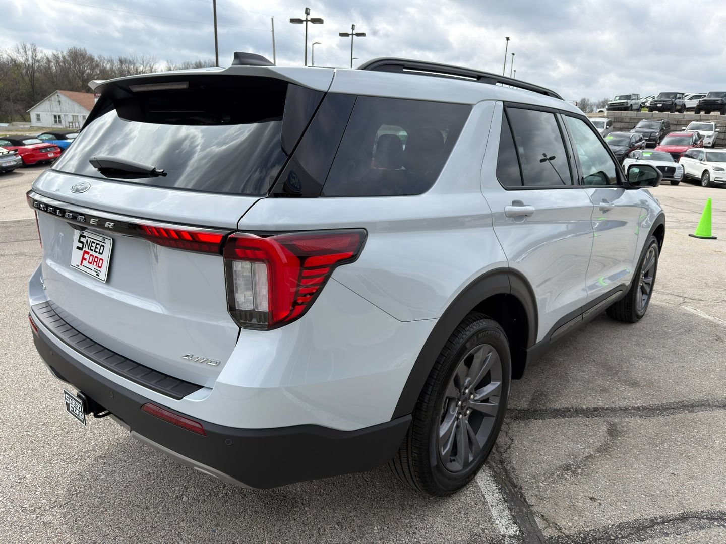 New 2026 Ford Explorer Active w/ Active Comfort Package AWD/4WD image 7