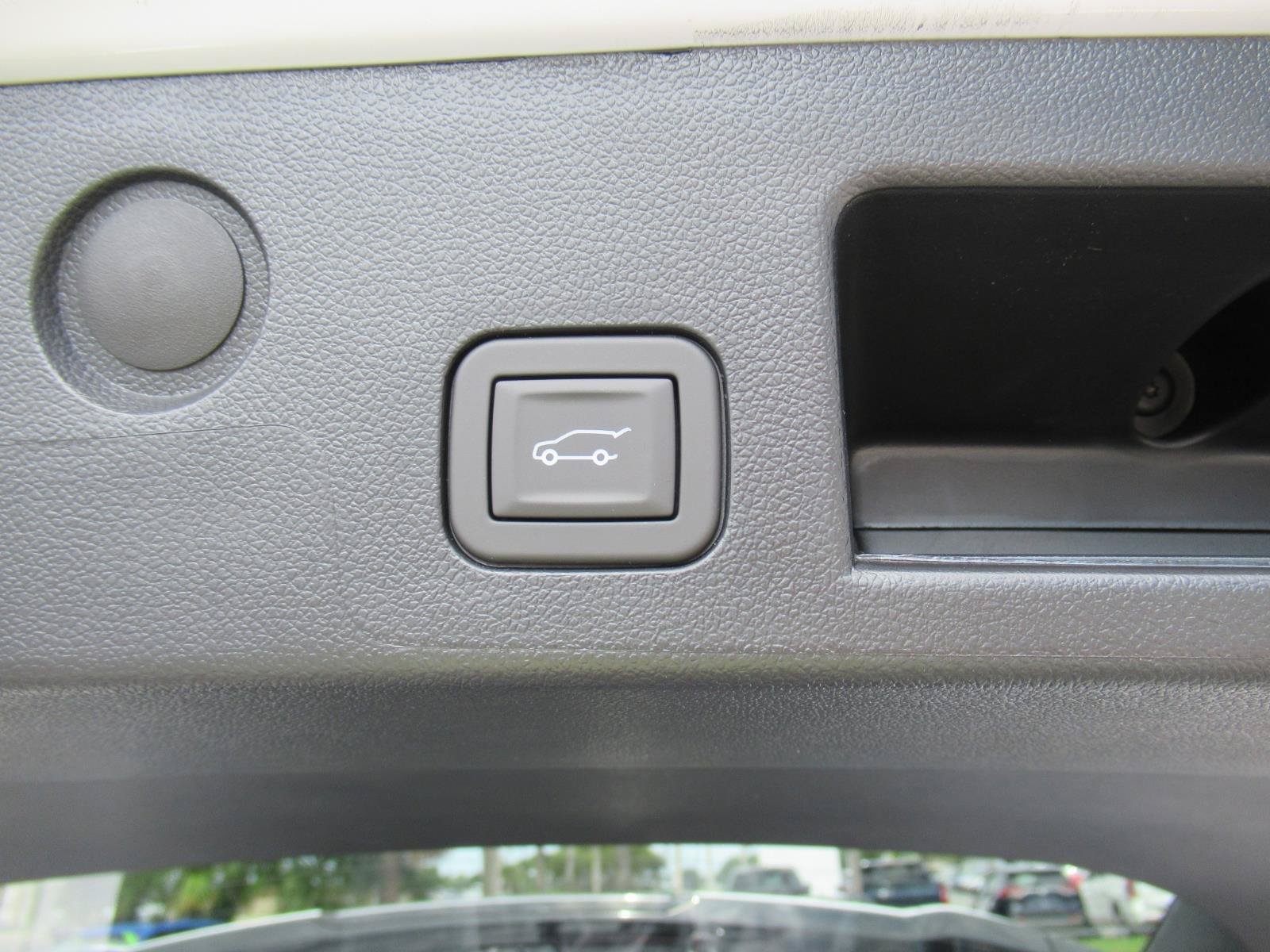 Used 2026 Chevrolet Equinox LT w/ Convenience Package II FWD image 34