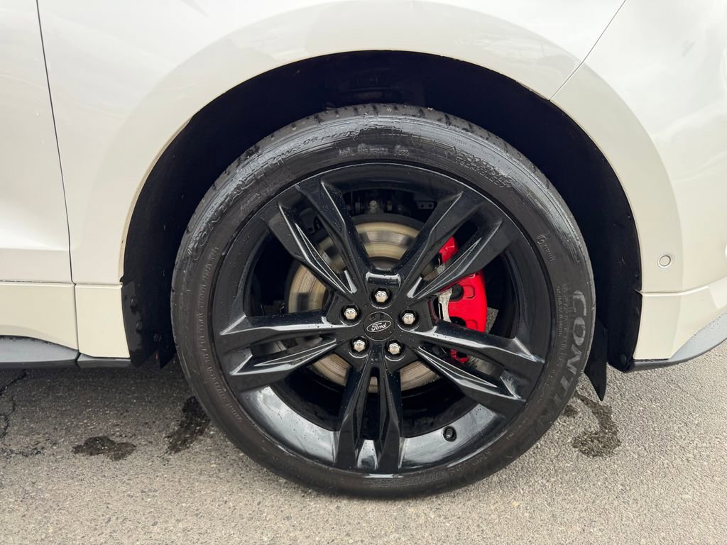 Used 2019 Ford Edge ST w/ Equipment Group 401A AWD/4WD image 13
