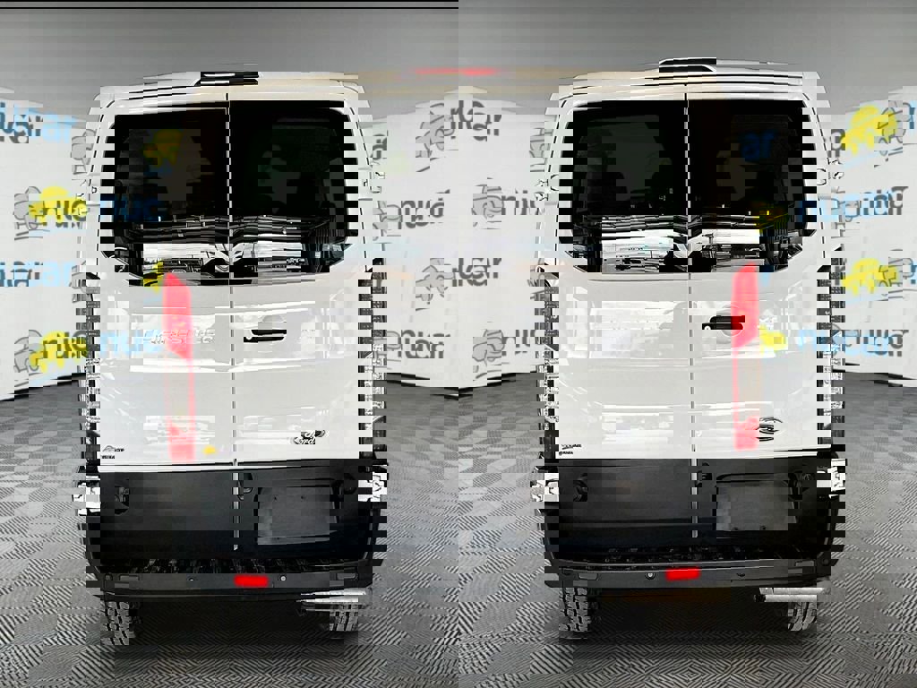 Used 2024 Ford Transit 350 XLT image 5
