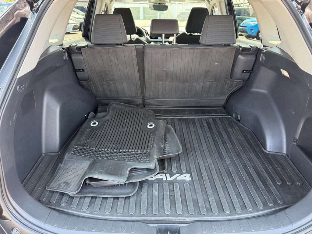 Certified 2023 Toyota RAV4 LE AWD/4WD image 23
