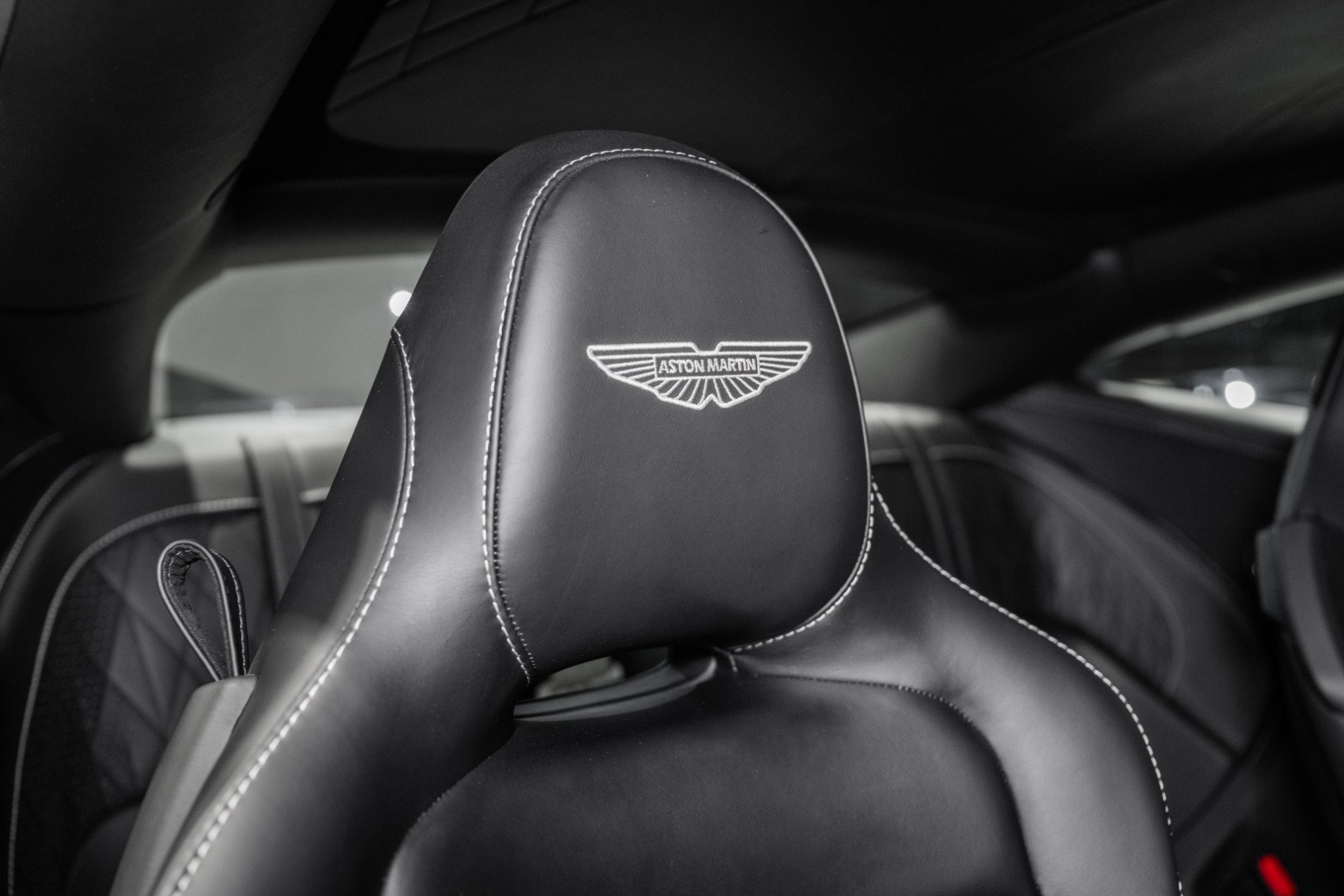 Used 2024 Aston Martin DB12 Coupe RWD image 5