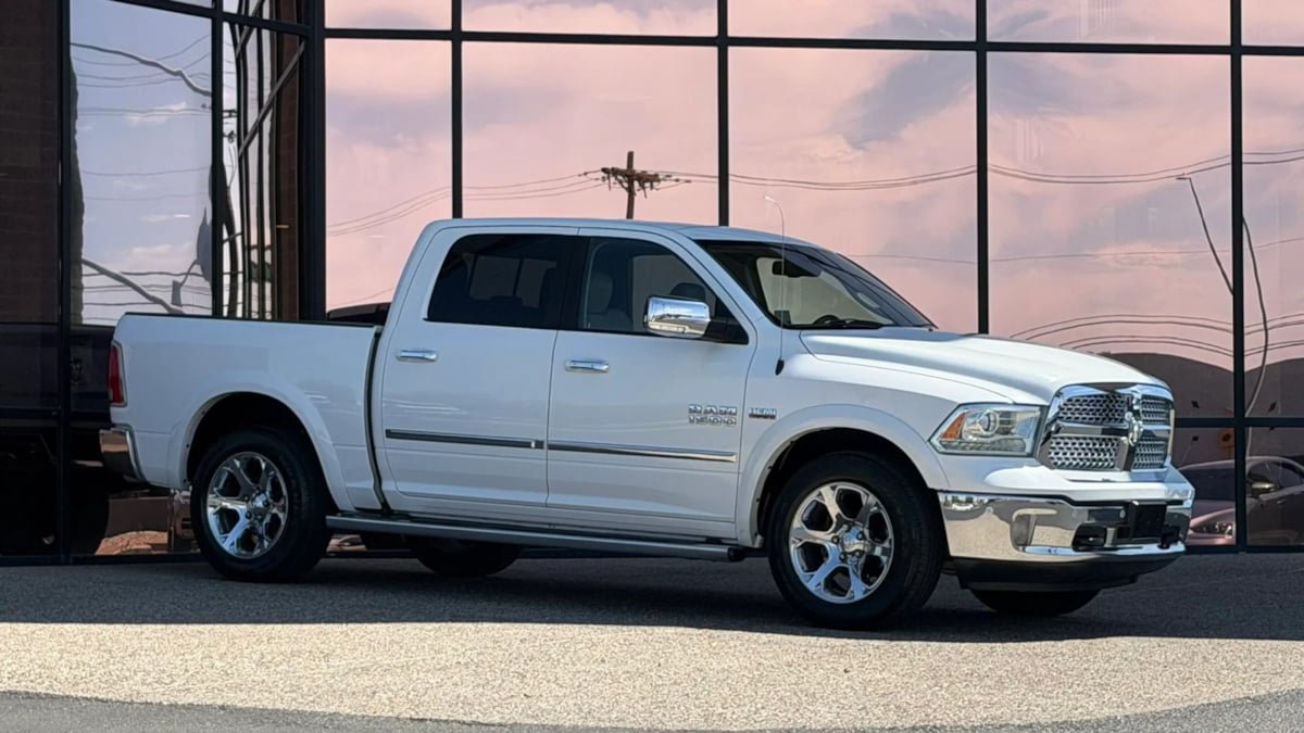 Used 2016 RAM 1500 Laramie w/ Convenience Group AWD/4WD image 23