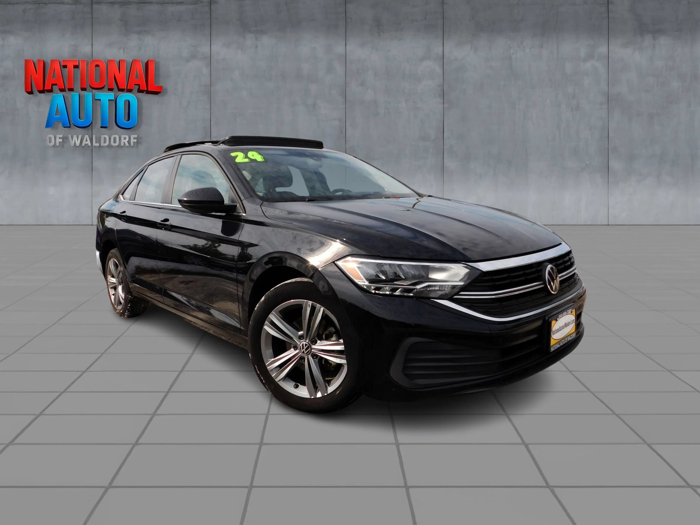 Used 2024 Volkswagen Jetta SE FWD image 1