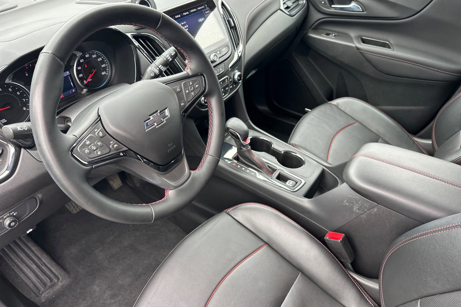 Used 2024 Chevrolet Equinox RS w/ RS Leather Package image 10