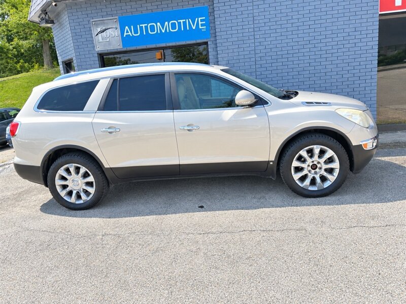 Used 2010 Buick Enclave CXL w/ Trailering Provision Package AWD/4WD image 3