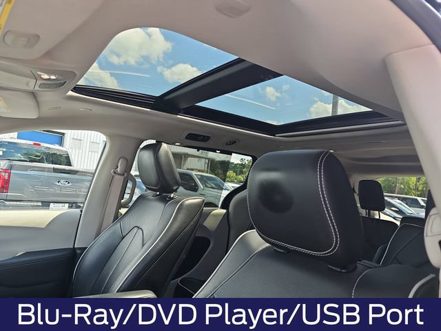 Used 2023 Chrysler Pacifica Limited w/ Uconnect Theater Family Group AWD/4WD image 18