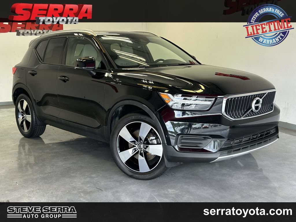 Used 2019 Volvo XC40 T5 Momentum