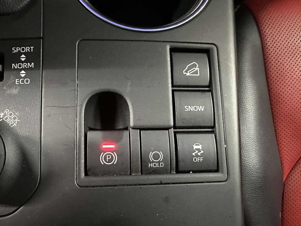Used 2023 Toyota Highlander XSE AWD/4WD image 31