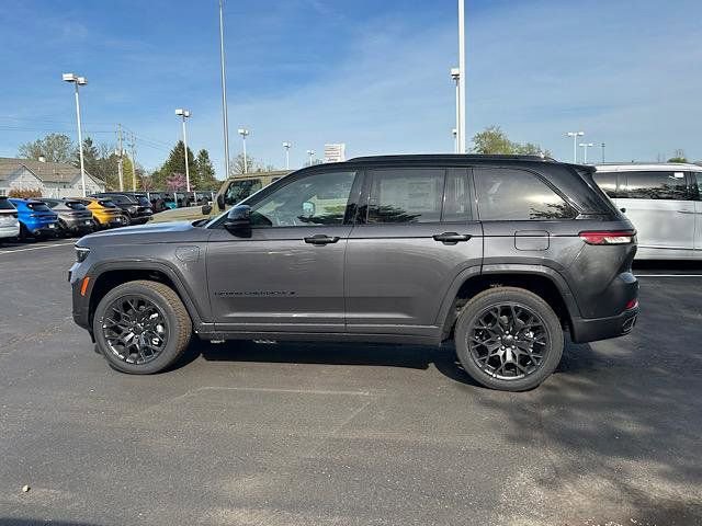 New 2025 Jeep Grand Cherokee Summit w/ High Altitude Package image 4