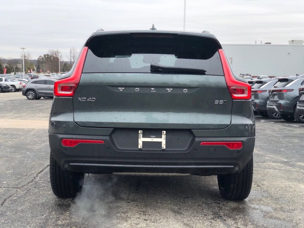 New 2026 Volvo XC40 B5 Plus w/ Protection Package Premier AWD/4WD image 5