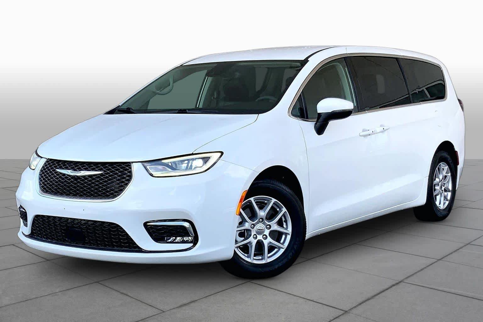 Used 2023 Chrysler Pacifica Touring-L