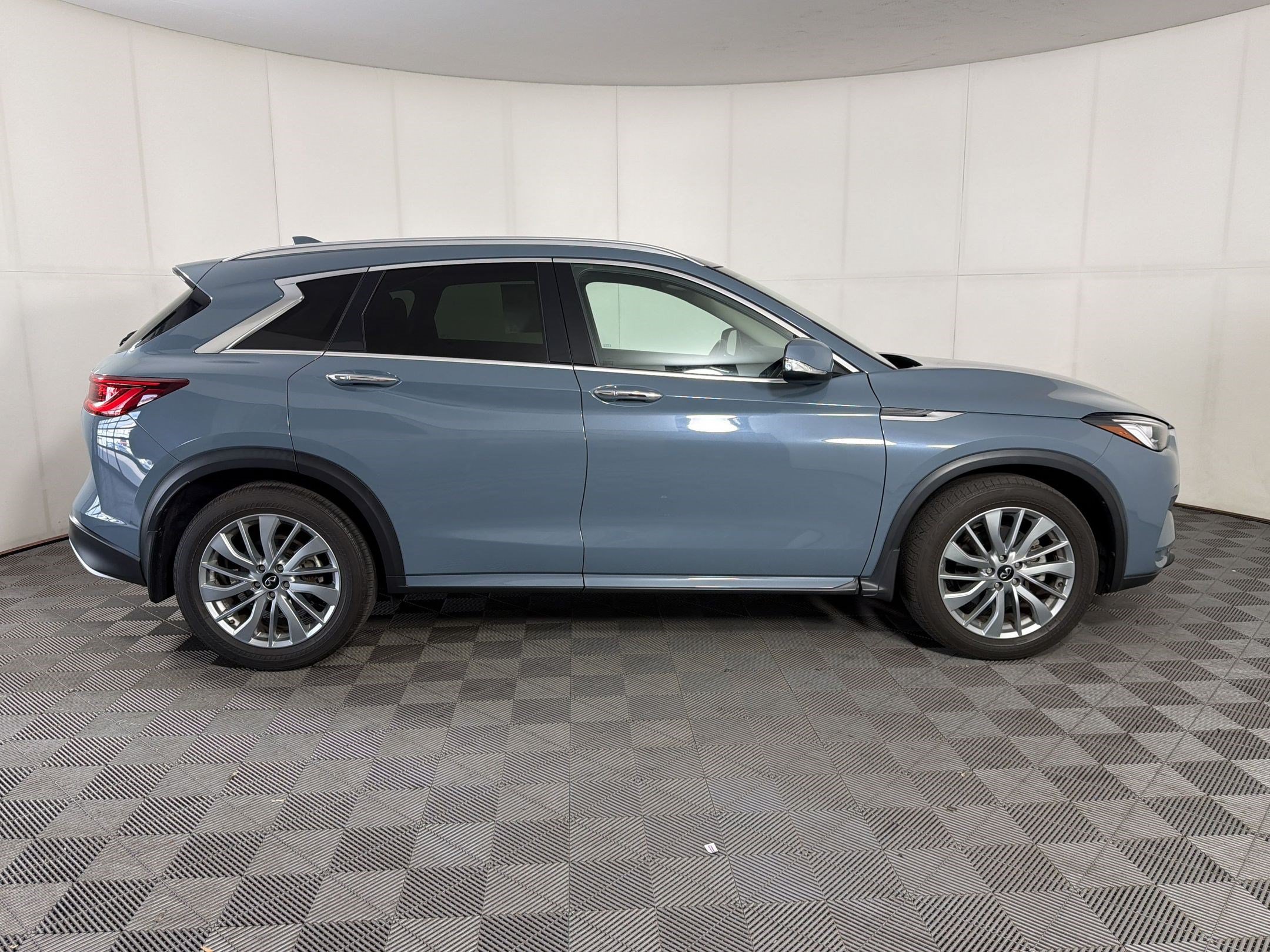 Used 2023 INFINITI QX50 Luxe AWD/4WD image 8