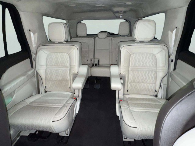 Used 2020 Lincoln Navigator L Black Label w/ Cargo Convenience Package image 48