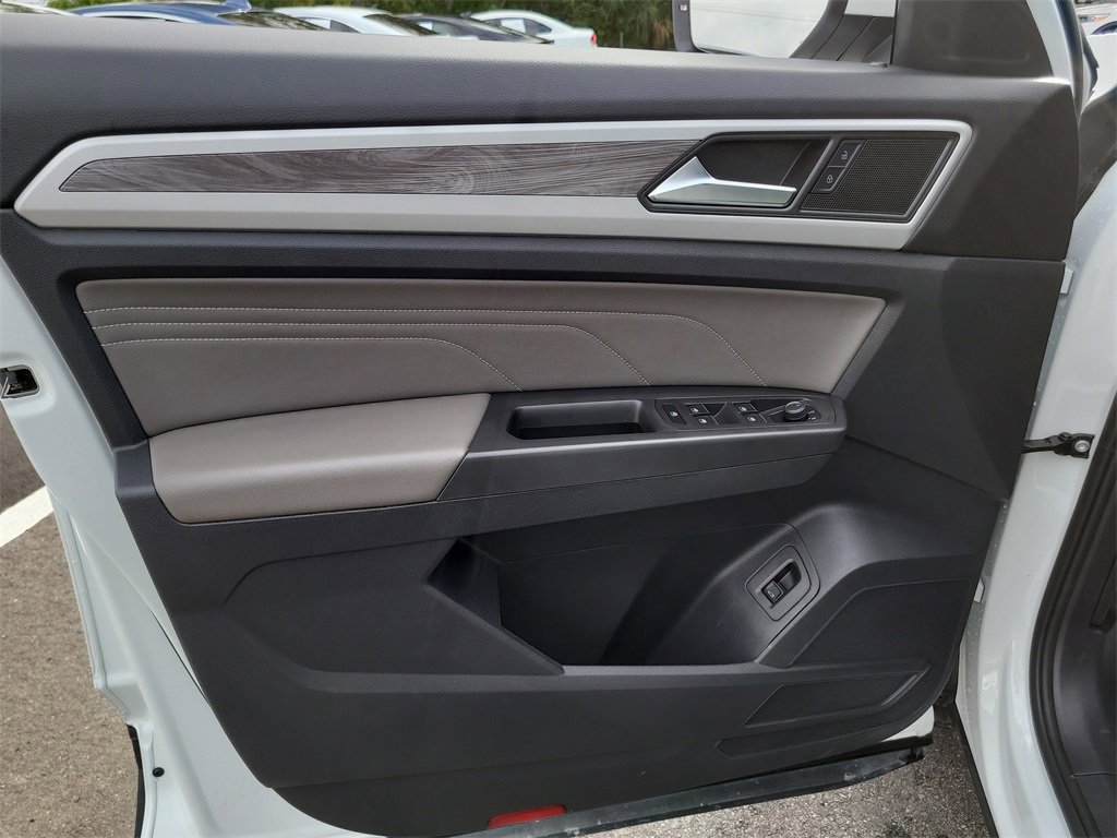 Used 2023 Volkswagen Atlas Cross Sport SE w/ Panoramic Sunroof Package image 16