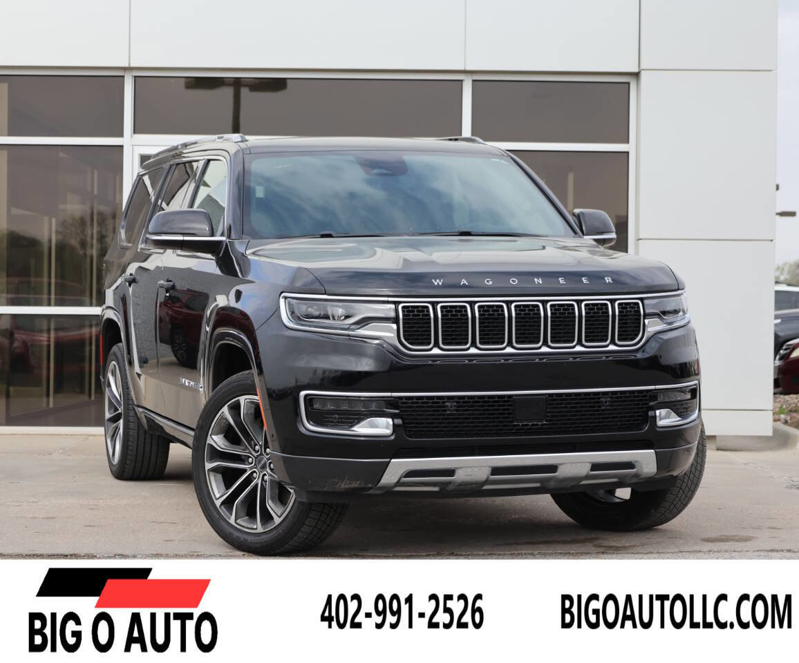 Used 2022 Jeep Wagoneer Series III w/ Premium Group I AWD/4WD image 1