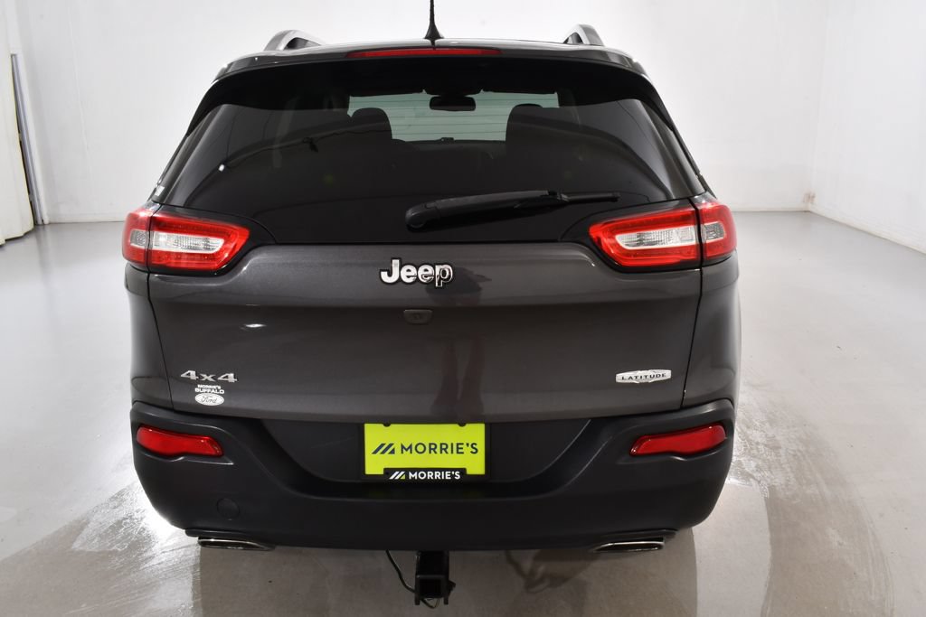 Used 2017 Jeep Cherokee Latitude AWD/4WD image 13
