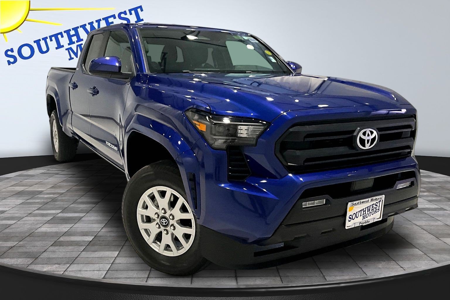 Used 2024 Toyota Tacoma SR5 AWD/4WD image 3