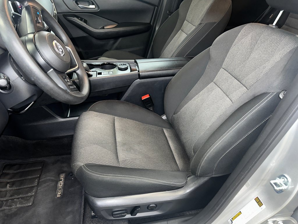 Used 2024 Nissan Rogue SV AWD/4WD image 5