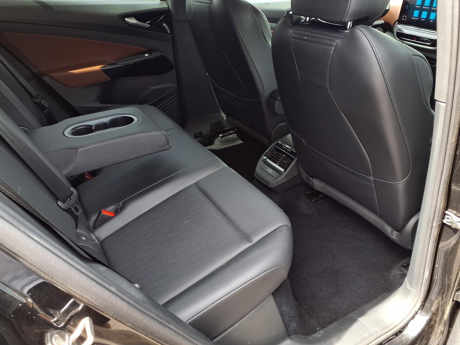 Certified 2021 Volkswagen ID.4 Pro S w/ Gradient Package image 3