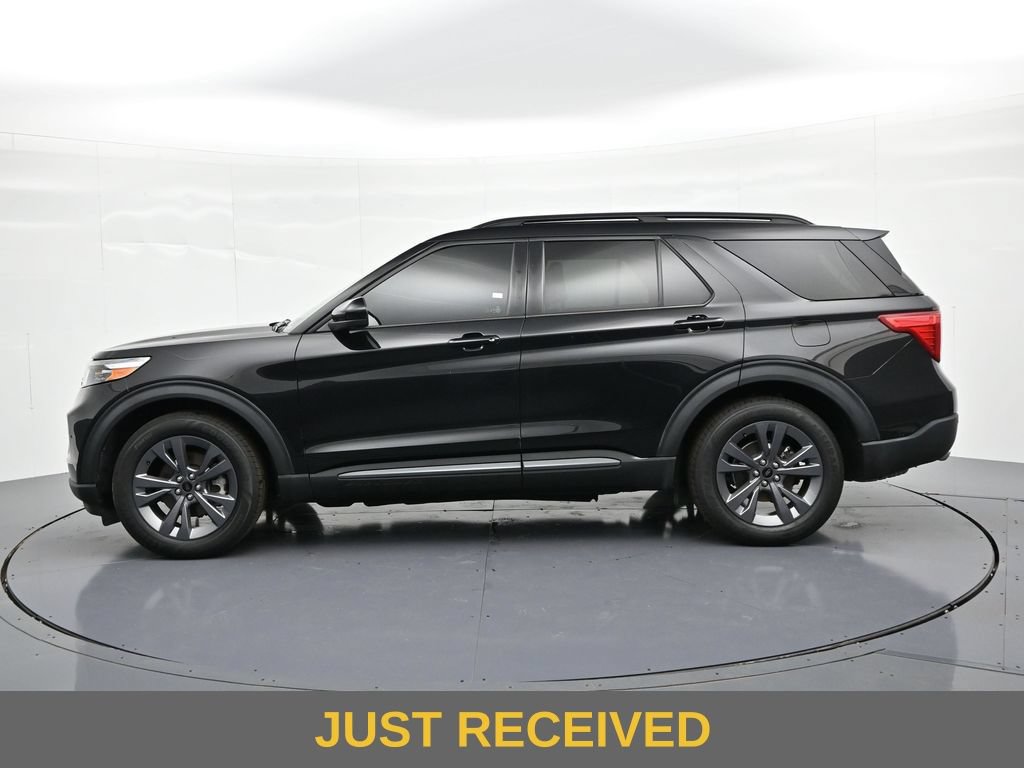 Certified 2022 Ford Explorer XLT w/ Equipment Group 202A RWD image 9