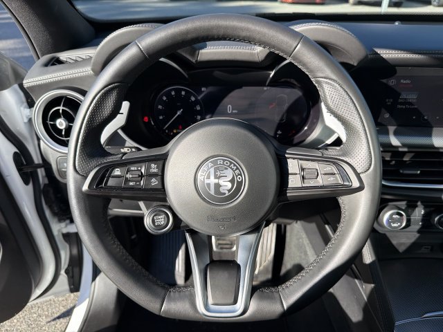 Used 2024 Alfa Romeo Stelvio Veloce AWD/4WD image 18