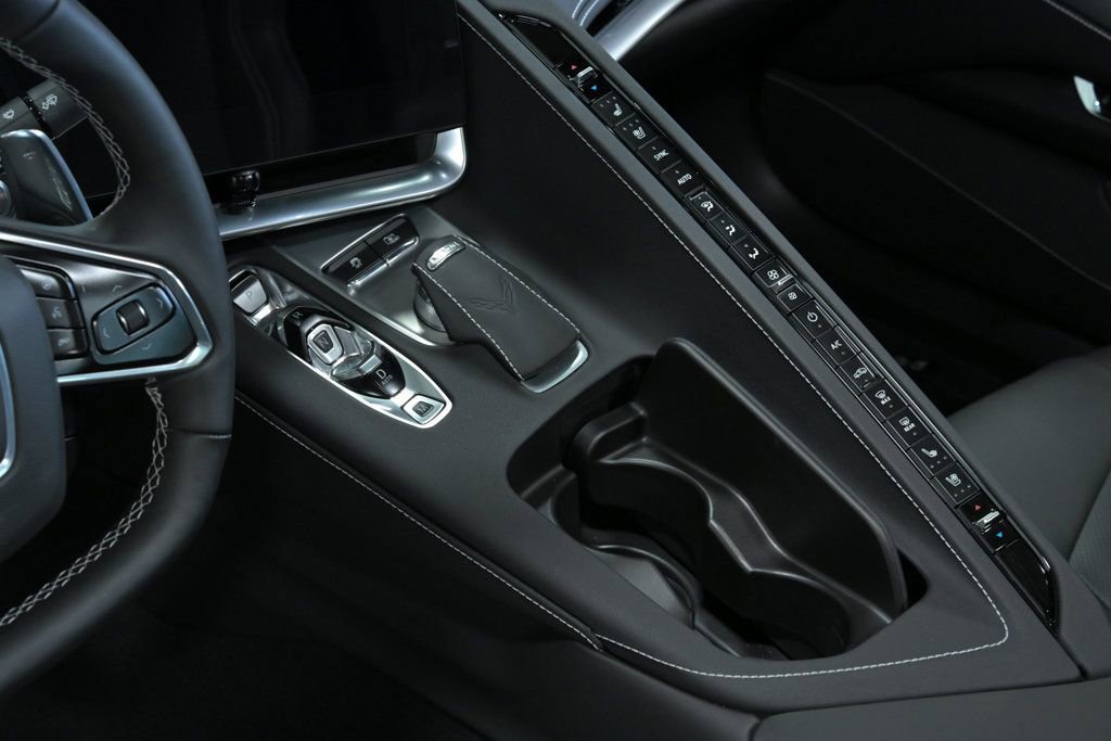Used 2021 Chevrolet Corvette Stingray Preferred Conv w/ Z51 Performance Package RWD image 32