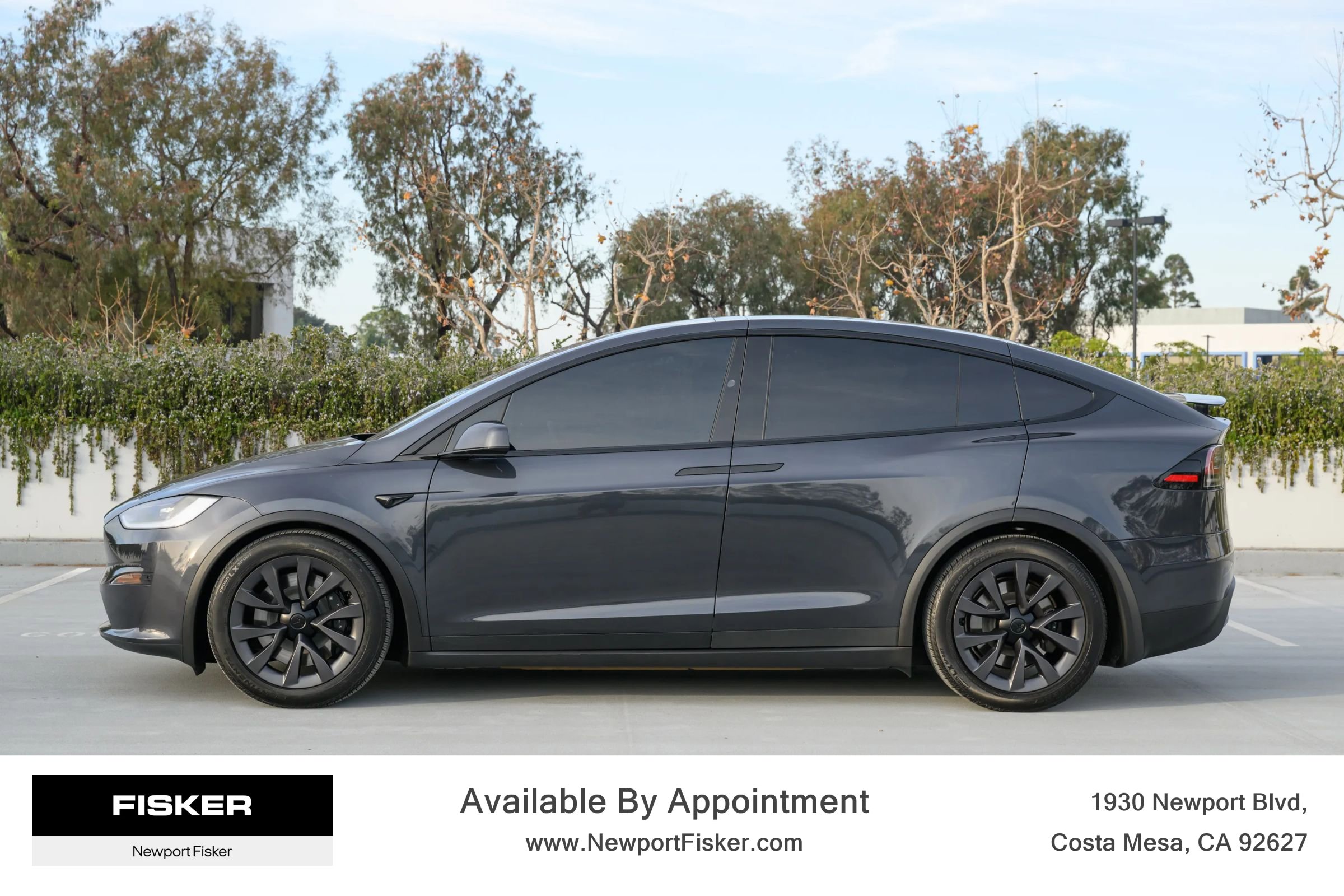 Used 2024 Tesla Model X image 2
